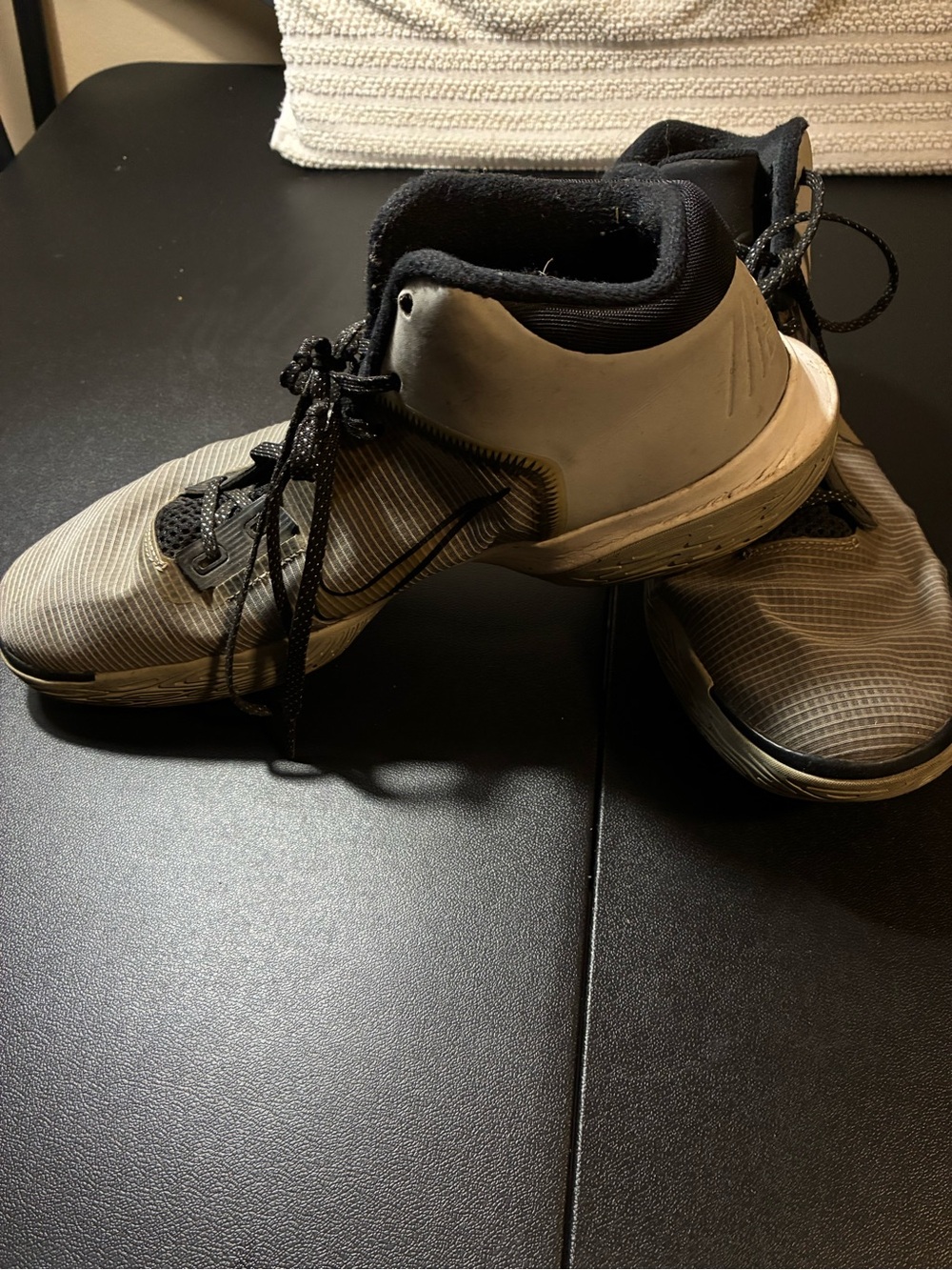 Nike Men's Black and Gray Mid-Top Athletic Sneakers